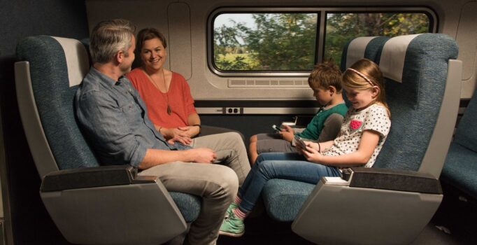 A family rides the Amtrak.