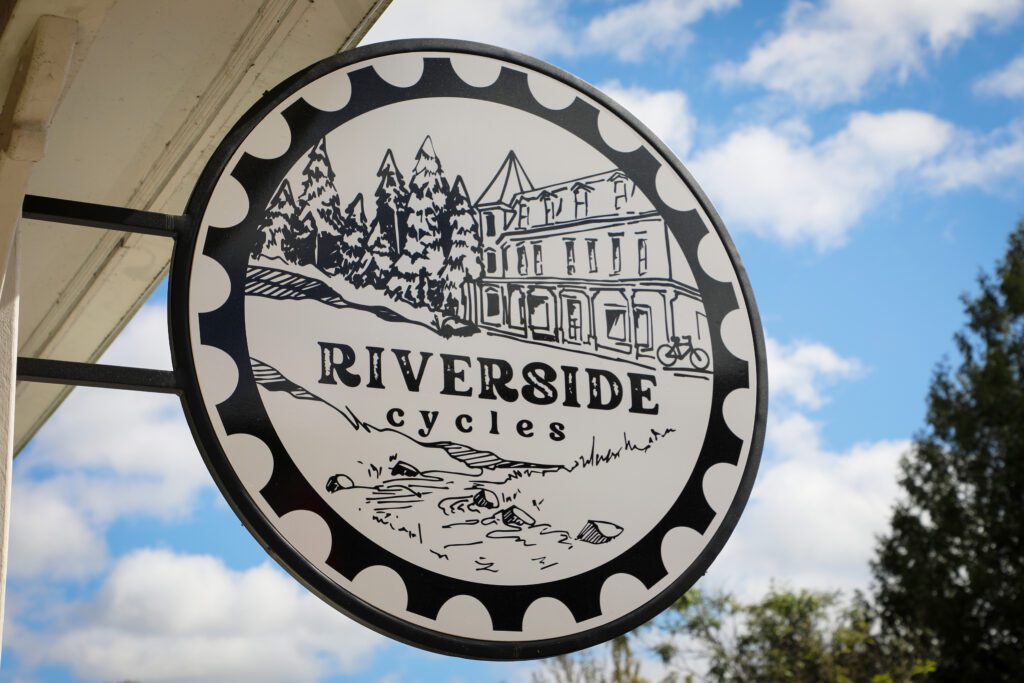 Riverside Cycles Signage.